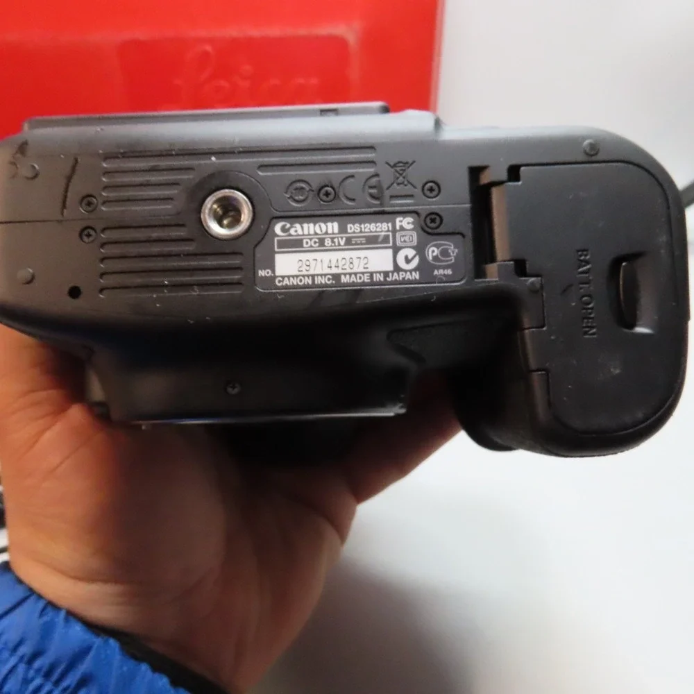 Canon EOS 60D 18.0MP Digital SLR Camera Body‎ 【MINT w/Leica Hard Case 】